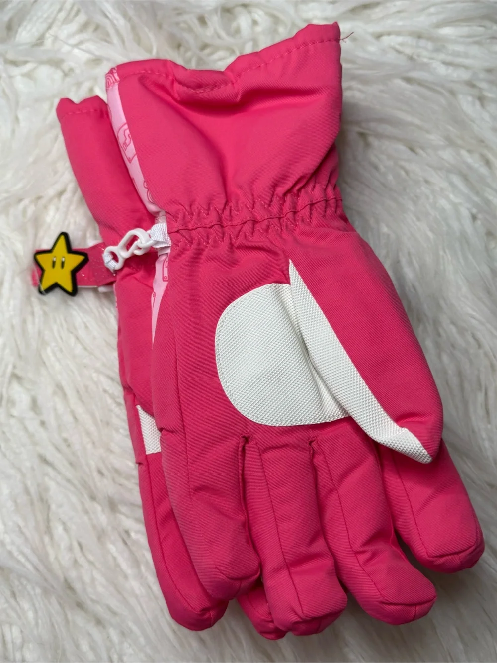 NWT Kids Pink Princess Peach Star Accent gloves- size L/XL